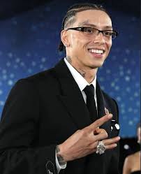 Mysterious CCTV footage of Stephen Hawking lookalike in Target food court