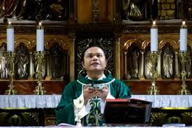 Jadi nggak usah khawatir lagi, tuturnya. Gereja Katolik Tak Ingin Peribadatan Jadi Klaster Baru