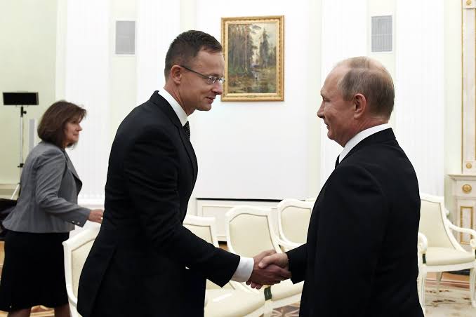 Putin Awards Order of Friendship to FM Szijjártó - Hungary Today