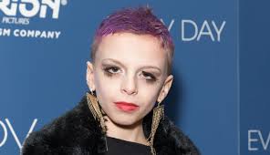 Résultat de recherche d'images pour "desmond is amazing"