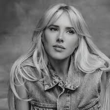 Motivul pentru care regizoarea Cristina Jacob a realizat noul ei film  românesc în limba engleză: „Publicul cere producții tot mai sofisticate,  iar calitatea costă”