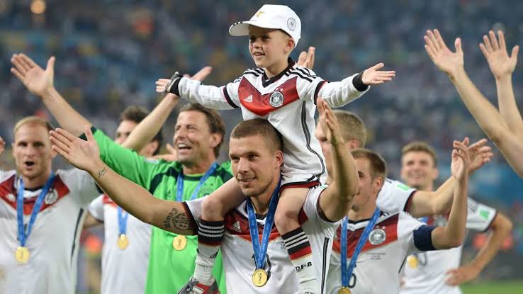 Das ist Lukas Podolski: Seine Frau, seine Kinder, sein Unternehmen