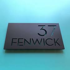 Modern style house numbers plaque features attractive raised 'floating' numbers that appear to be floating in mid air. Pin On Mhn Plaques