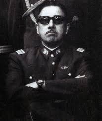 Nov 14, 2018 · en 1975, una joven fue arrestada por la policía política de pinochet e interrogada en el infame centro de tortura villa grimaldi en la capital de chile, santiago. Pinochet El Apocado Revista Replicante