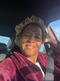 Introduction of a happy divorced woman