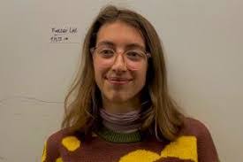 Lauren Snelling's Instagram, Twitter & Facebook