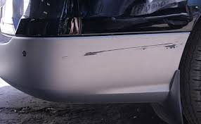 Keretakan pada produk plastik adalah perkara biasa, terutamanya jika ia adalah bumper. Menghilangkan Calar Pada Bumper Kereta Dengan Tangan Anda Sendiri Membaiki Calar Pada Badan Kereta Kecil Dan Utama