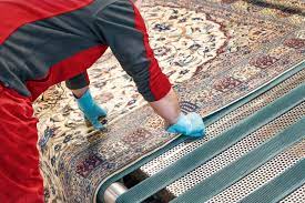 Das teppichreinigungspulver kann man entweder auf den ganzen teppichboden oder nur auf bestimmte stellen (besonders beanspruchte und verdreckte. Garant Teppichwascherei Ihre Teppichwascherei In Koln Der Spezialist Fur Hochwertige Orientteppiche