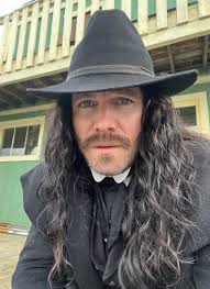 ANNE FOR ANOTHER KICKASS ROLE?! 🤩 Actress-TV host Anne Curtis flaunted her  wolf cut hairstyle