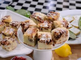 Résultat de recherche d'images pour "sock it to me cake wikipedia"