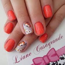 Diseño de uñas con brillos. Decoracion De Unas Facil Y Rapido Desde Casa 2019 2020 Manicura De Unas Unas Color Coral Manicura