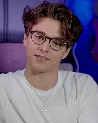 Images tagged with the vamps, bradley simpson, brad simpson