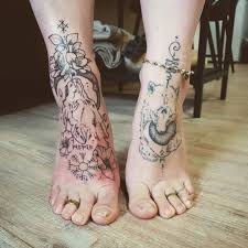 I'll fight to survive through this thunderous life. Drakkar Tattoo Hanpoked This Wolf Fresh Onto The Beautiful Feet Of Hollow Moon Art Whom Also Designed Both The Tattoos Herself Love To See Both The Fresh And The Healed Tattoo Next