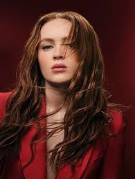 Amy Lavender's Instagram, Twitter & Facebook