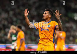 Lisbon, Portugal. 31st Aug, 2024. Daniel Damaso (C) of FC Porto seen in  action during the Liga Portugal Betclic football match between Sporting CP  and FC Porto at Estadio Alvalade XXI Stadium. (