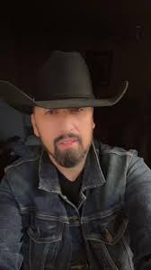 Tonight’s the night. #rodstewart #billyjack #tonightsthenight🖤  #itsgonnabealright #jeanjacket #blackcowboyhat 🤠