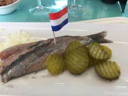 Another typically dutch food is 'haring' ( herring ). Haring Happen Kult In Holland Hommage An Die Hollandse Nieuwe Matjes Heringe Hetzel Media