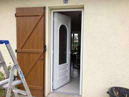 Maybe you would like to learn more about one of these? Pose D Une Porte D Entree En Pvc Blanc Anti Effraction Pour Une Maison En Renovation Pres De Rouen 76 Vallee De Seine Renovation