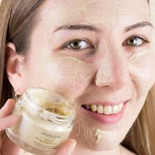 NEW! ✨ The Revolution Skincare Honey & Oatmeal Nourish & Glow Face Mask,  helps to nourish, replenish & hydrate skin 🍯 £8/€8.99/$11: bit.ly/2GymG99