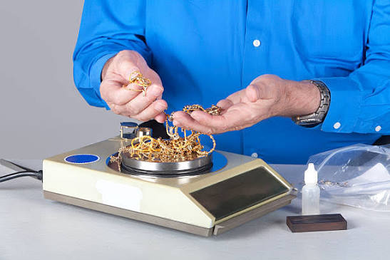 Guide to Buying a Precision Scale for Weighing Gold