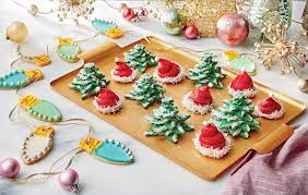 Southern Christmas Desserts 2021 72 Christmas Treats Easy Recipes For Holiday Treats Southern Living