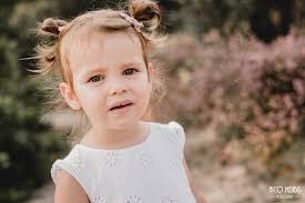 Enora *** De schattige en lieve Enora mocht dit jaar het seizoen van de  communieshoots afsluiten! 🥰 En wat heeft ze dat super gedaan! 👌 Nog een  dikke proficiat! Graag nog