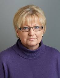 Carol Day, Release of Information Specialist, recently received the Quincy  Medical Group Experience the Difference Award. Recipients of this award  live by the QMG Mission, Vision, and Values and go above and