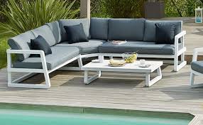 Dans notre boutique en ligne vous trouverez une large gamme de produits de transats, bains de soleil, salons de jardin et d'autres meubles de jardin en résine tressée. Salon De Jardin Alinea Canape Jardin Chaise De Jardin Decoration Francaise