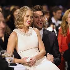 Emily blunt's husband, john krasinski, looked visibly emotional as she thanked him after winning best supporting actress at the sag awards. John Krasinski And Emily Blunt Relationship Timeline John Krasinski Emily Blunt Cutest Moments