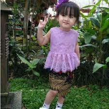 Kemeja lengan pendek akan membuat penampilan anda terlihat trendi tapi tetap rapi. Brokat Anak Modern Batik Songket Anggun Cantik Mewah Murah Desain Unik Couple Ibu Anak Muslim Shopee Indonesia
