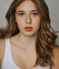 Summer Gilmore's Instagram, Twitter & Facebook