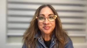 Pregúntale a Elma: "¿Estás en juicio por tus deudas?"