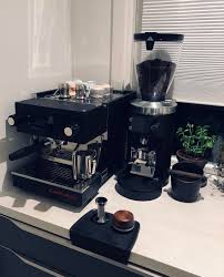 The mazzer mini is much smaller in dimension, at only 6.25 x 13.25 x 16.5 inches. I Jumped Into The Very Deep End With My First Espresso Setup Espresso
