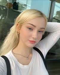 Shehla Sheikh's Instagram, Twitter & Facebook