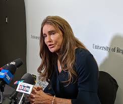 1,437,138 likes · 645 talking about this. Caitlyn Jenner Shares Message Of Living Your Truth At U Of R Leadership Forum 620 Ckrm The Source Country Music News Sports In Sask