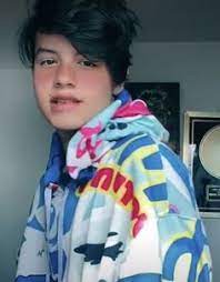 Con una corta edad pero con grandes sueños, el cantante colombiano juanse laverde muestra laverde ganó la voz kids colombia en el 2018. 130 Ideas De Juanse Laverde En 2021 La Voz Kids Mejores Peliculas De Amor La Voz