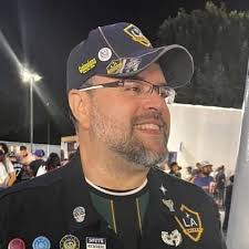 Connor Ennis (@headlooner)