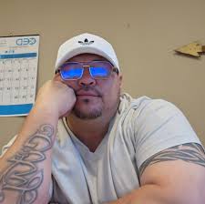 Unpopular opinion, men can show their gains without wearing a thong…