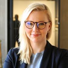 Miriam Schmidt (@artnowords)