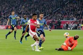 De wedstrijd werd gespeeld in de ptt telecompetitie van het seizoen 1997/1998. Razendsnelle 4 0 Ajax Gravenberch In Voetsporen Seedorf En Fer S Klassiekersyndroom Feyenoord Ad Nl