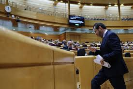 El editorial de Carlos Cuesta: Así ha sido la vergonzosa comparecencia de Puente, tras 46 víctimas en los trenes