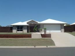 Dulux weathershield has been specially designed to provide a tough, hardwearing finish that provides protection from all weather conditions. Roof Surf Mist Render Dune Feature Render Jasper Outside House Colors Facade House Exterior House Colors