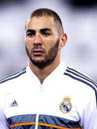 Karim mostafa benzema is a french professional footballer who plays as a striker for spanish club karim benzema fashion style with haircut, body, beard, lifestyle, tattoo, unseen photos 2017 hd. Karim Benzema Hairstyles Karim Benzema Hairstyles Karim Benzema Hairstyle Hair Styles Franc Soccer Players Haircuts Short Hair With Beard Football Hairstyles