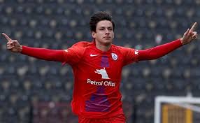 It was founded in 1923 as a breakaway from altay sk. Altinordu Nun Yeni Prensi Enis Destan