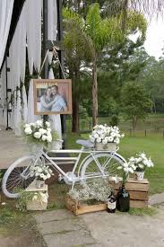 #decoración #construcción #material antiguo #jardin. Muito Uteis Caixas E Caixotes Podem Agregar Um Charme Incrivel Ao Decor Da Sua Festa Decoracion Boda Jardin Decoraciones De Boda Campestre Adornos Para Boda