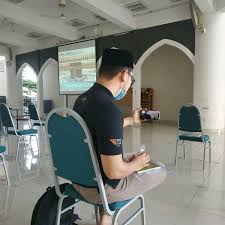 Tugas yang dilaksanakan adalah menyalin ulang masjid nabawi telah mulai dibangun sejak masa kholifah umar bin khattab yang kemudian dilanjutkan merenovasinya dan diperluas oleh kholifah. Masjid Zaid Ibn Thabit Mosque In Tun Razak