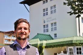 1 geprüfte hotelbewertungen zu appartementhaus josef in bad füssing vergleichen und beim testsieger holidaycheck mit tiefpreisgarantie ihre bad füssing reise sehr zentral gelegenes haus für besuche der europatherme, kurpark mit den kursälen und guter restaurants und geschäfte. Fussinger Hotelier Holzapfel Buchungsverhalten Ist Noch Sehr Verhalten Da Hog N Onlinemagazin Ausm Woid
