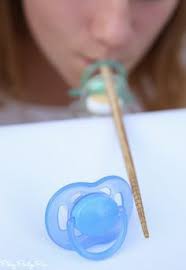 Como os dije la semana pasada, hoy toca una lista de juegos súper divertidos para pasarlo genial en una baby shower. 20 Hilarious Baby Sprinkle Or Baby Shower Games Baby Shower Funny Baby Shower Fun Funny Baby Shower Games