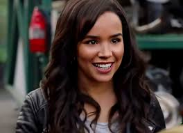 BETWEEN SARAH AND HAYLEY WHO IS GONA FINISH THE FIGHT