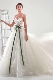 Kann man ein hochzeitskleid eigentlich auch günstig online kaufen? Prinzessinnen Brautkleider Feminine Hochzeitskleider Im Duchesse Stil